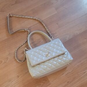 Quilted Cream Top-Handle Shoulder Bag with Chain Strap